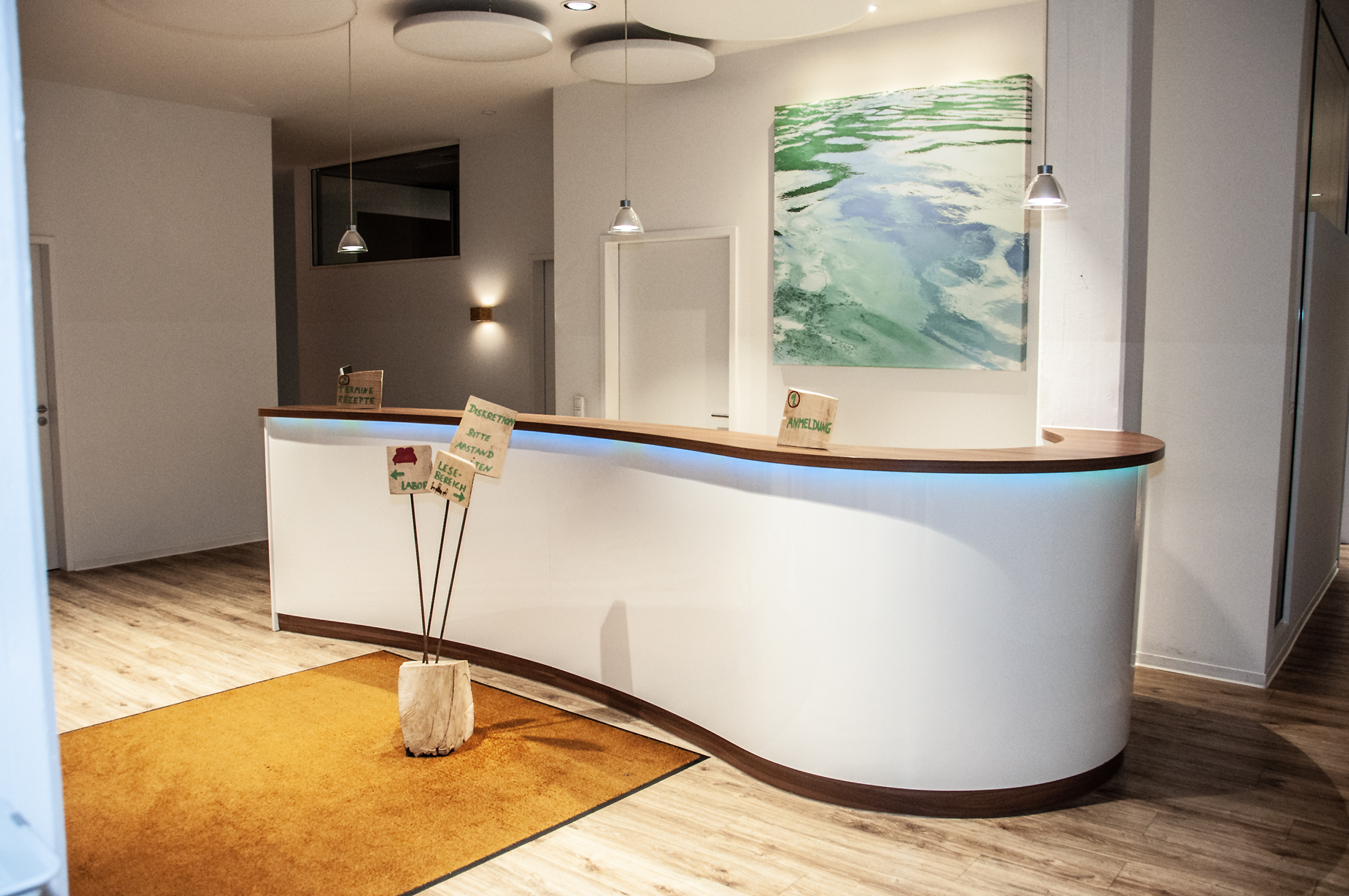 Gemeinschaftspraxis Nortorf – die Hausärzte im Teldecpark. Empfangstresen